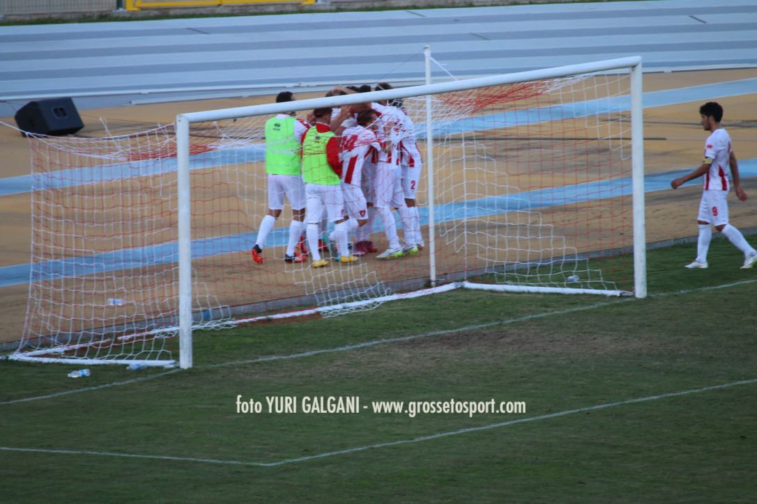 Grosseto-Ostiamare 3 a 1 – festeggiamenti dopo il terzo gol