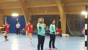 pallamano-grosseto-squadra-serie-A2-femminile-2021-un-momento-del-riscaldamento-pre-partita-