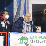 hockey-pista-circolo-pattinatori-grosseto-allenatore-Federico-Paghi-in-panchina