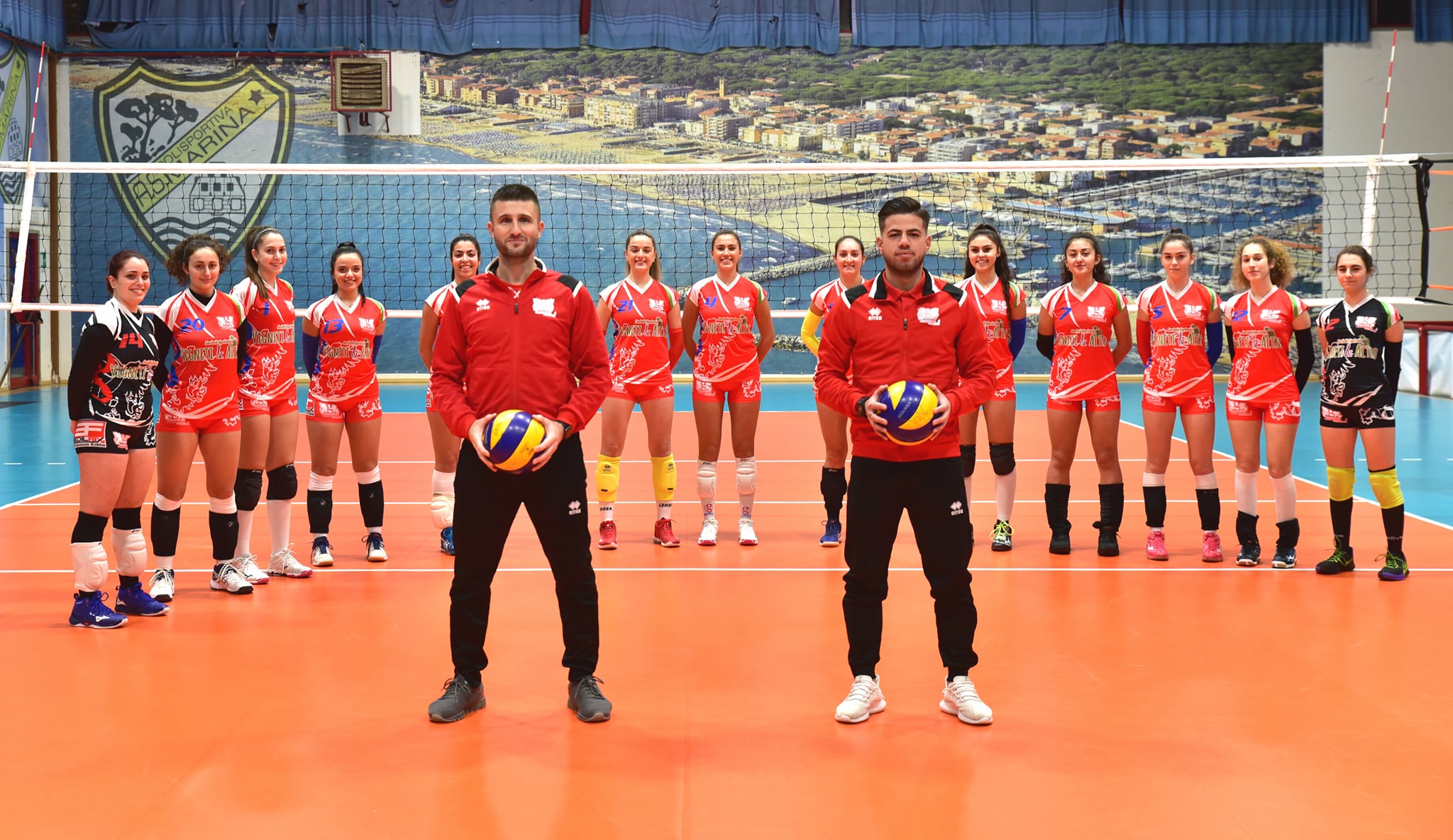 grosseto-volley-marina-allenatore-enrico-ferrari-con-la-squadra