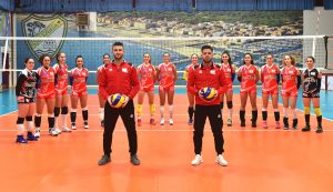 grosseto-volley-marina-allenatore-enrico-ferrari-con-la-squadra