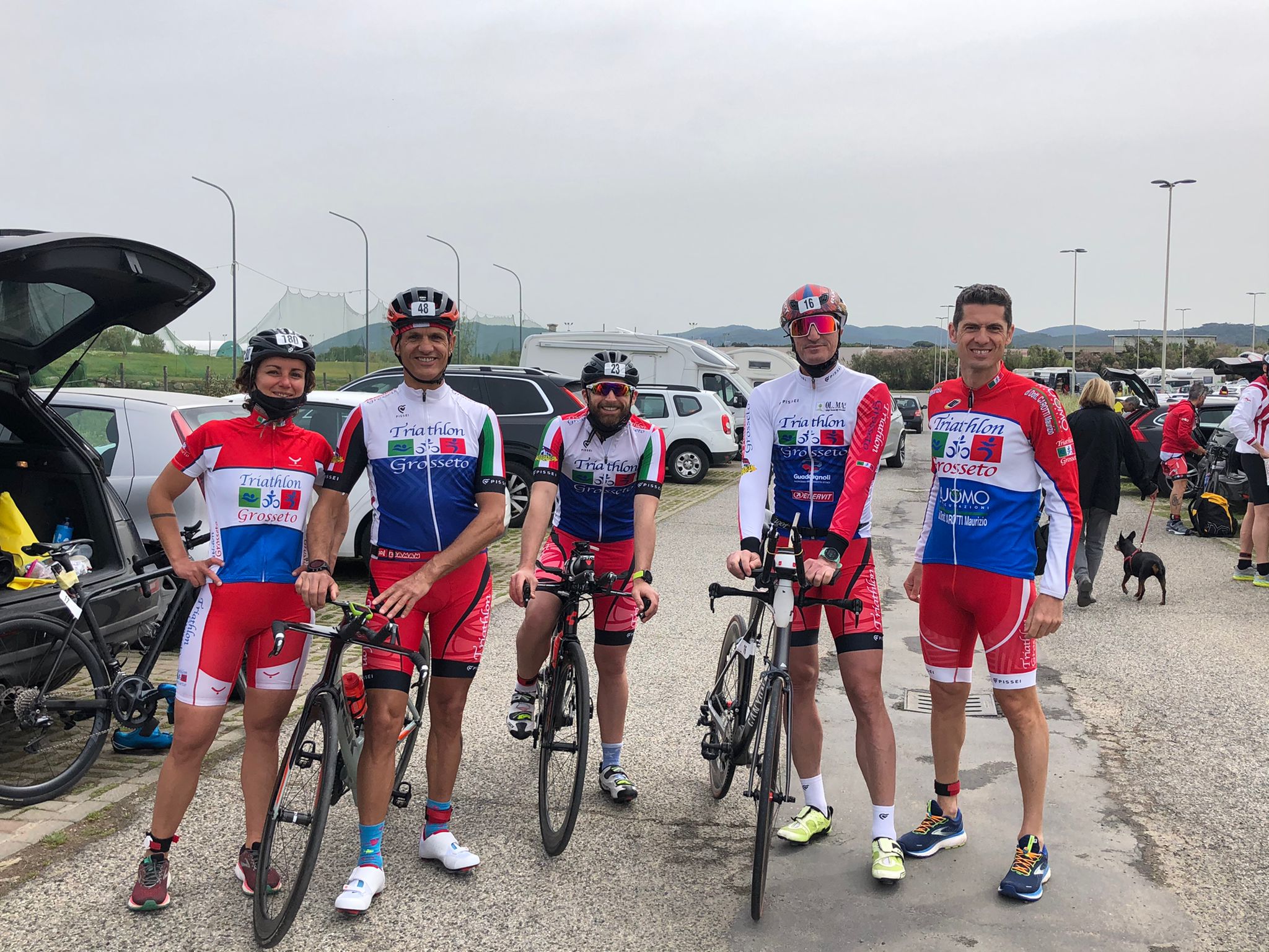 triatlhon-grosseto-atleti-alla-partenza-della-gara-di-livorno-01-maggio