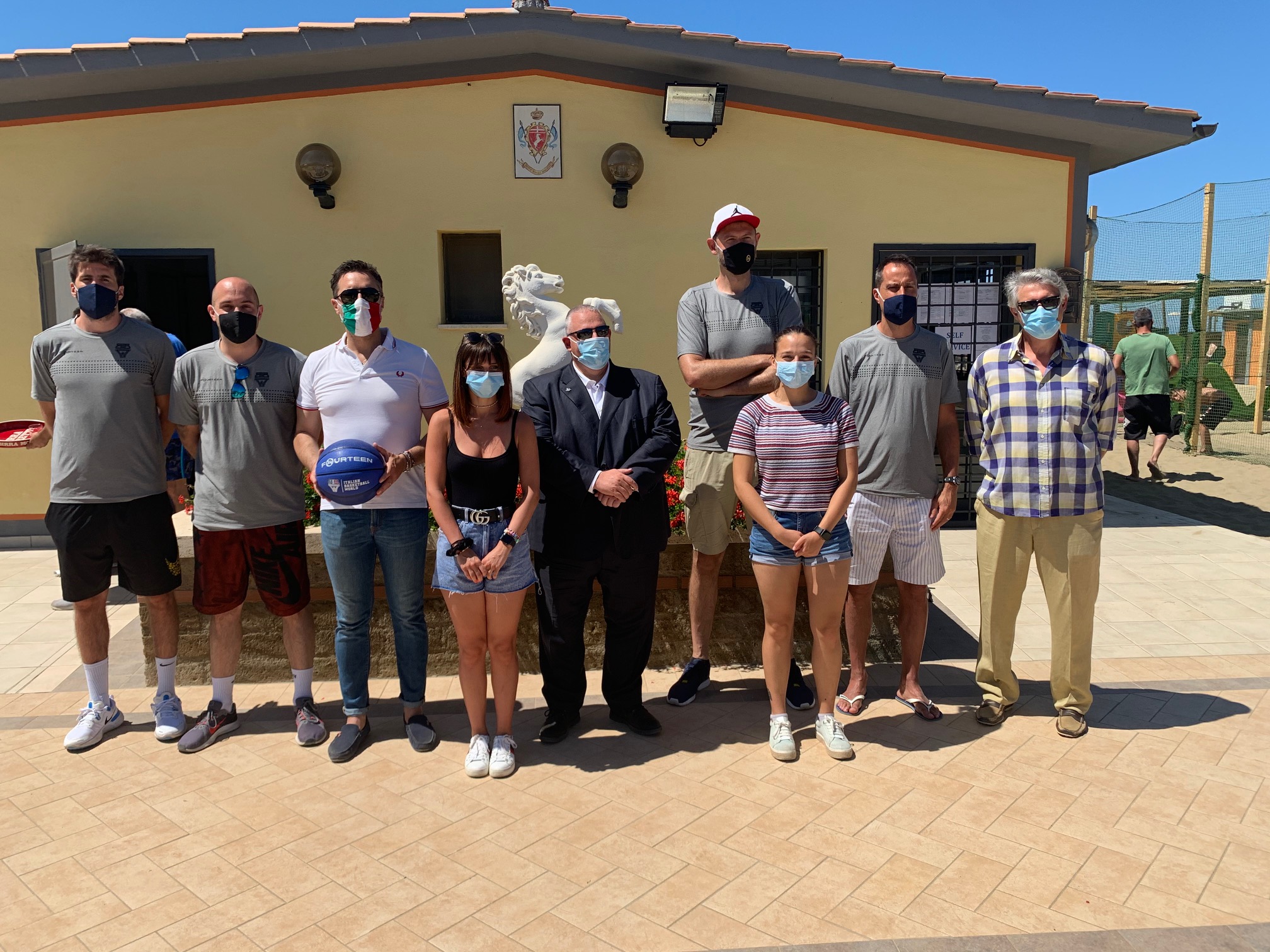 basket-Presentati-al-Lido-Savoia-i-camp-organizzati-da-Giacomo-Galanda