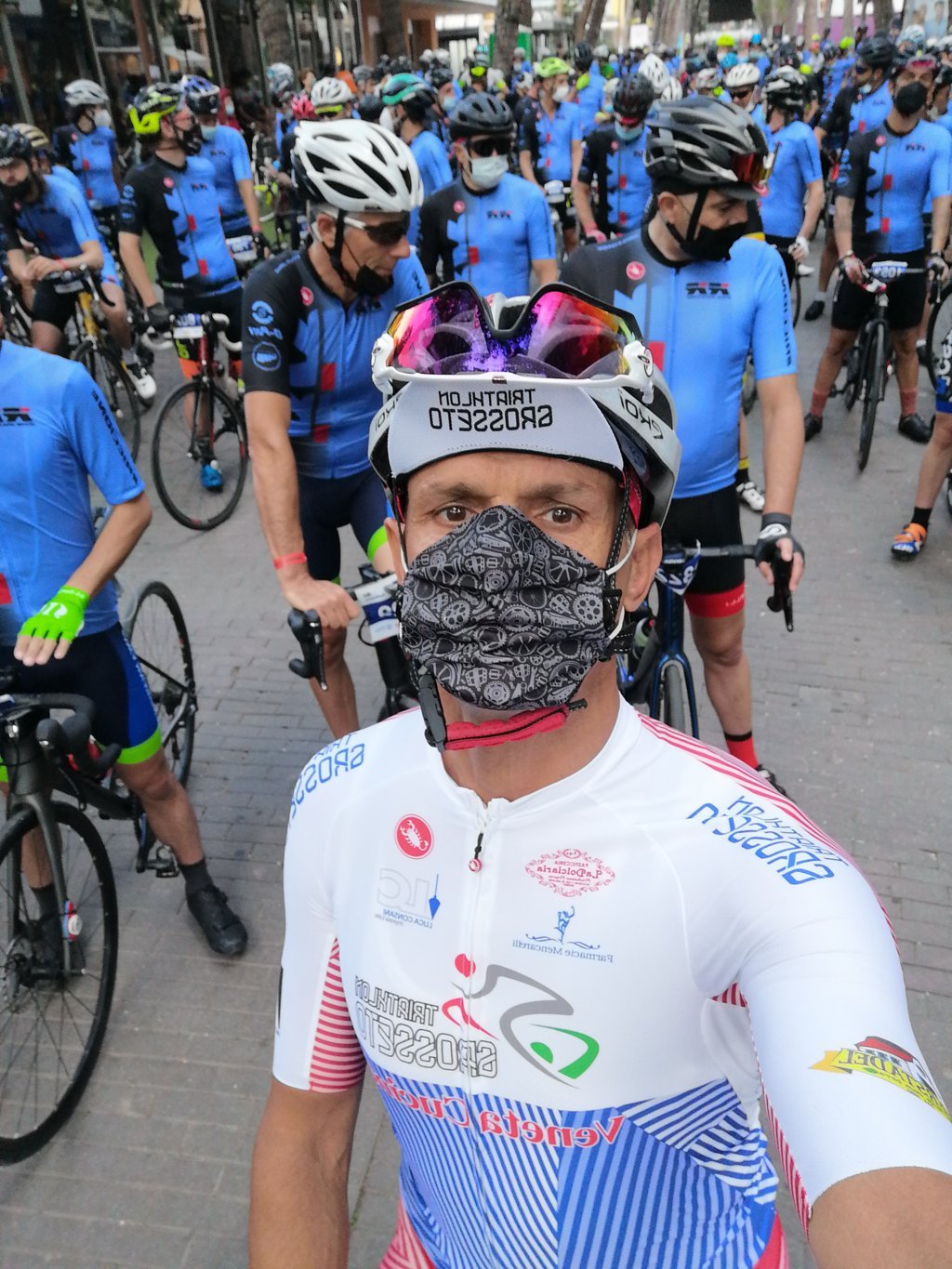 guido-petrucci-al-via-della-granfondo-ride-to-riccione