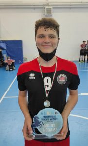 invictavolleyball-pardo-mati-premiato-come-milgiore-giocatore-del-torneo-under-17