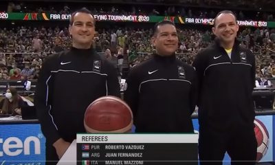 L'arbitro grossetano Manuel Mazzoni (il primo a destra) prima di Lituania-Slovenia di basket