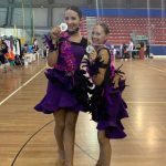 scuola-di-ballo-rosso-amaranto-Matilde-Stanghellini-e-Sofia-Calvigioni-Peruzzi