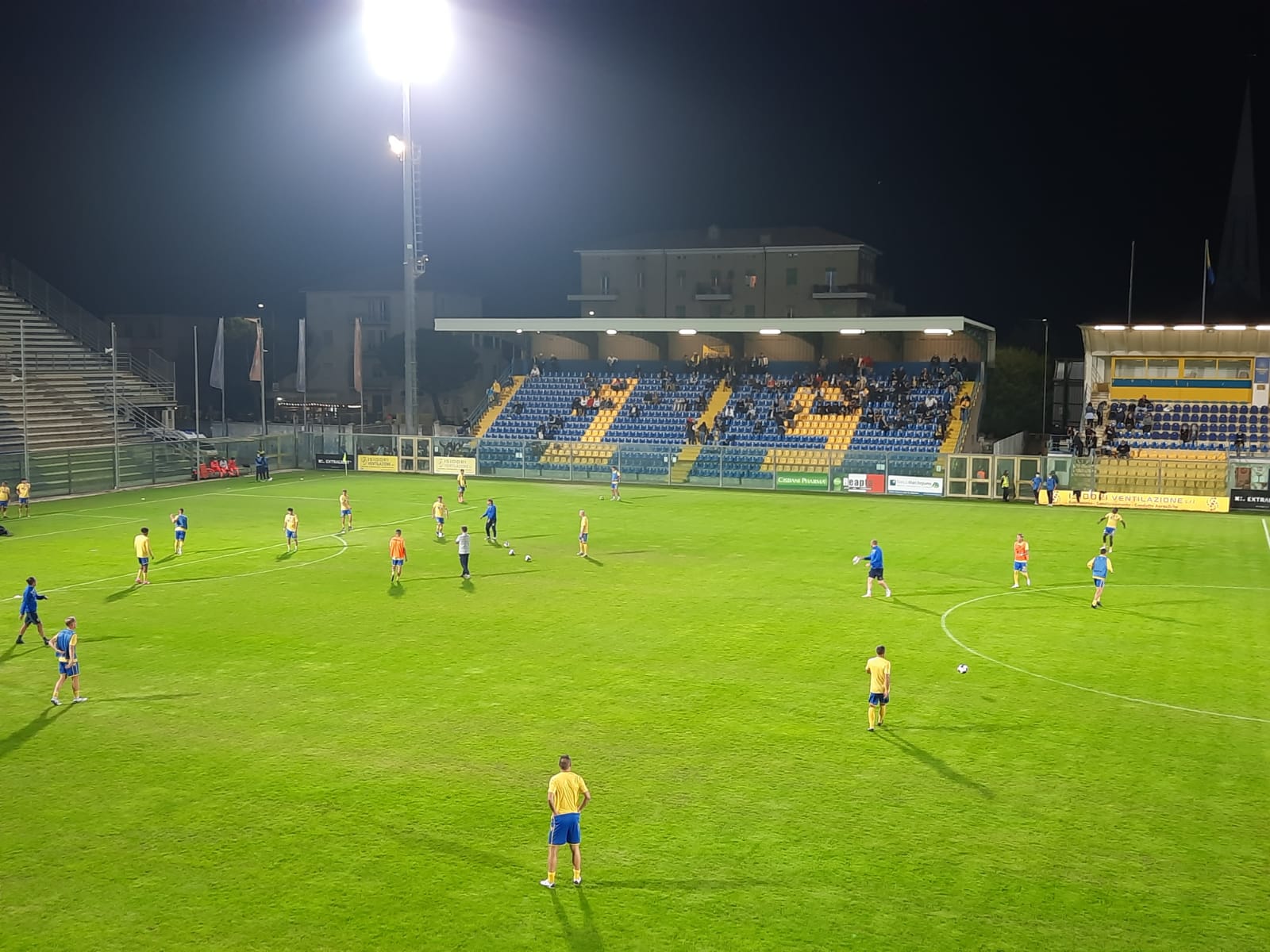 Riscaldamento di Fermana-Us Grosseto (foto di Lorenzo Attorresi)