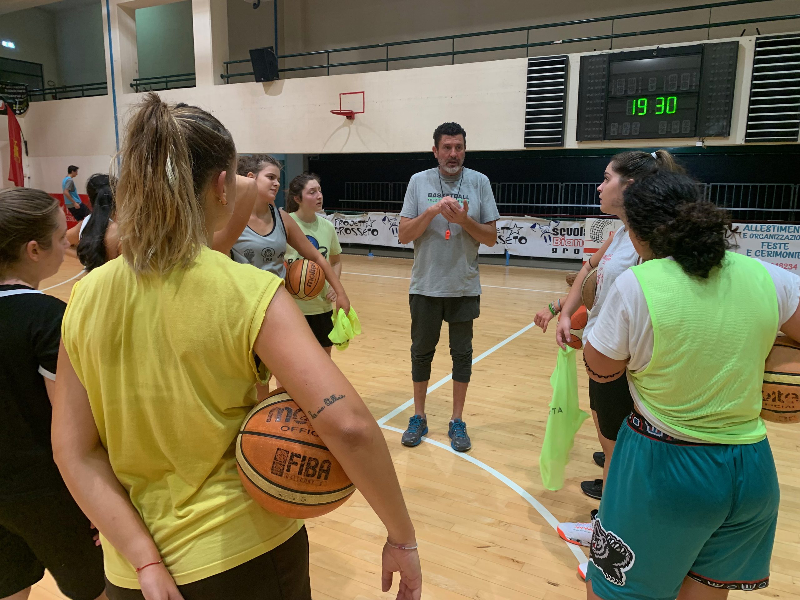 basket-gea-grosseto-allenatore-Faragli-e-le-ragazze-della-serie-B