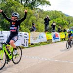 ciclismo scaia giulio taglia il traguardo