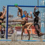 Beach handball Stella Maccari azione di gioco