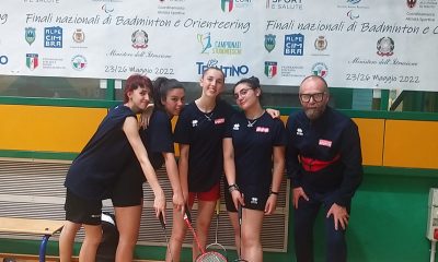 Fossombroni-Badminton-finale-Benedetta-Bartolini-Clara-Nunziatini-Valentina-e-Veronica-Rolando-e-insegnante-Stefano-Rosini
