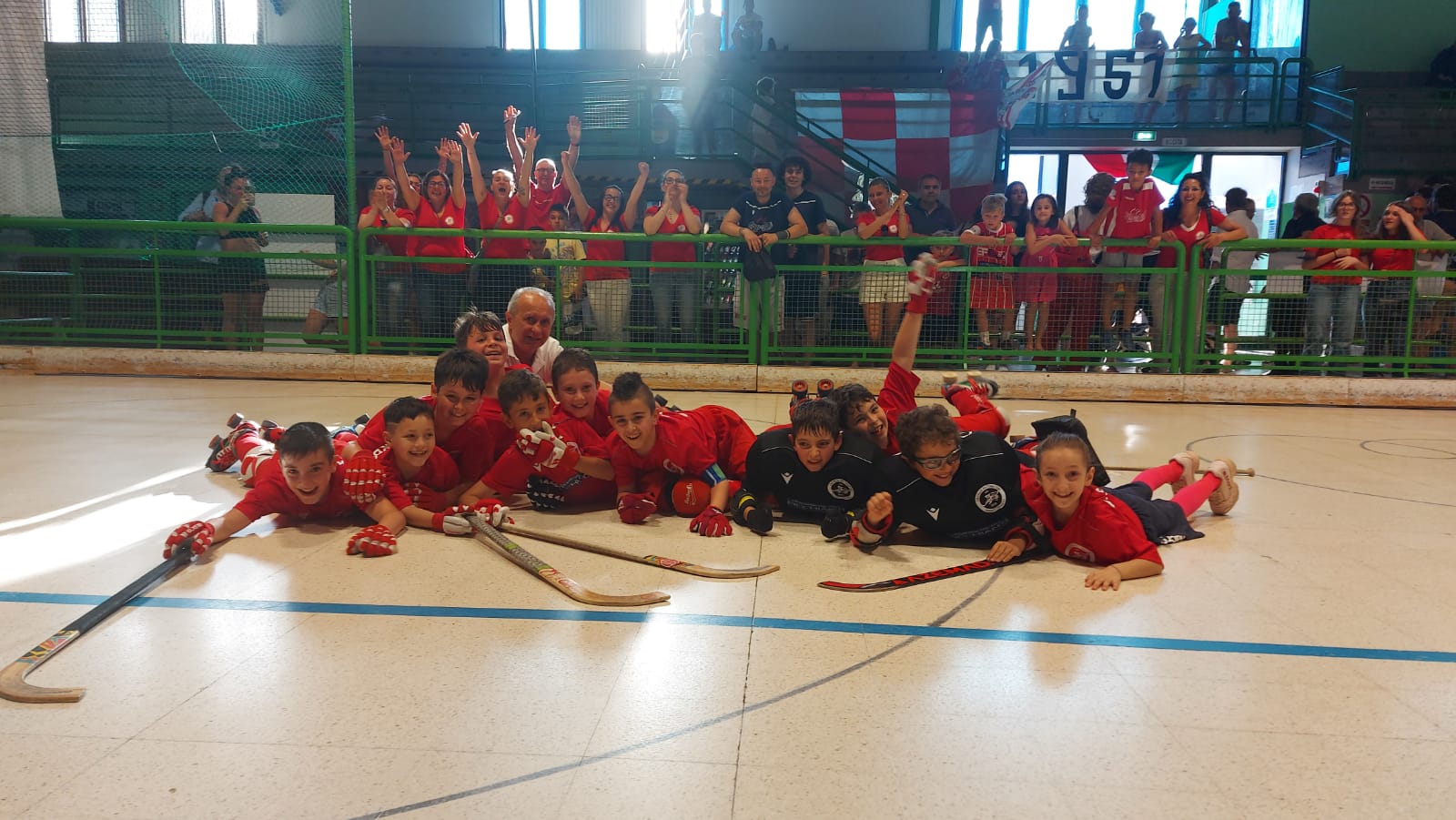 hockey-pista-circolo-pattinatori-grosseto-squadra-under-11-Festa-Picchianti-spogliatoi-contro-Montecchio