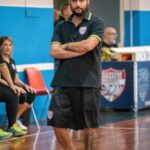 pallavolo grosseto serie D coach Francesco Alpini di fronte ottobre 2023