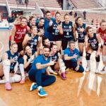 pallavolo follonica squadra festeggia la vittoria contro la robur massa novembre 2023