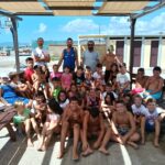 Piero Romeo del glorioso equipaggio luna Rossa e Manuel Giannerini responsabile dell’ ASD Water World hanno incontrato i ragazzi dell’ Educamp del Fossombroni