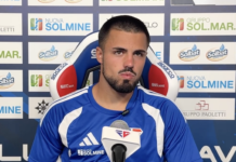 Gs Tv – Follonica Gavorrano-Pontedera: la sala stampa. Tommaso Lastoria: ”Avevamo studiato i loro rigoristi”. Mascara: ”Per un’ora buon ritmo”