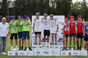 Atletica A destra 3x800m Atletica Grosseto Banca Tema sul podio ottobre